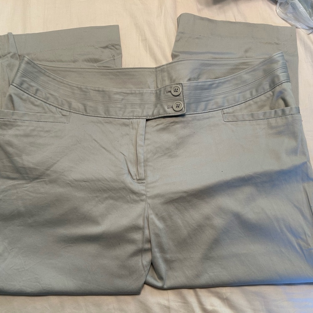 Lane bryant stretch capris size 16 light gray